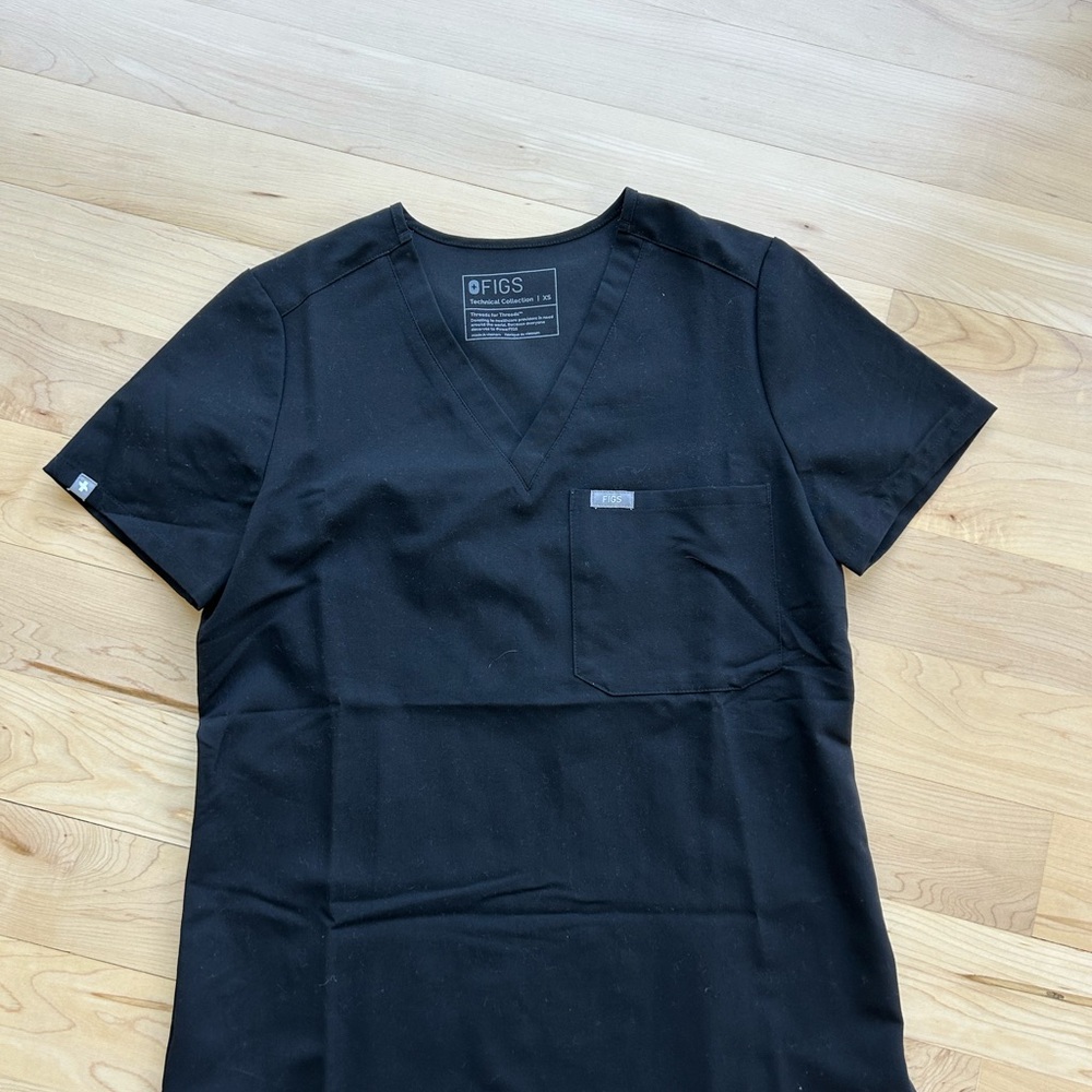FIGS Black Catarina Scrub Top
